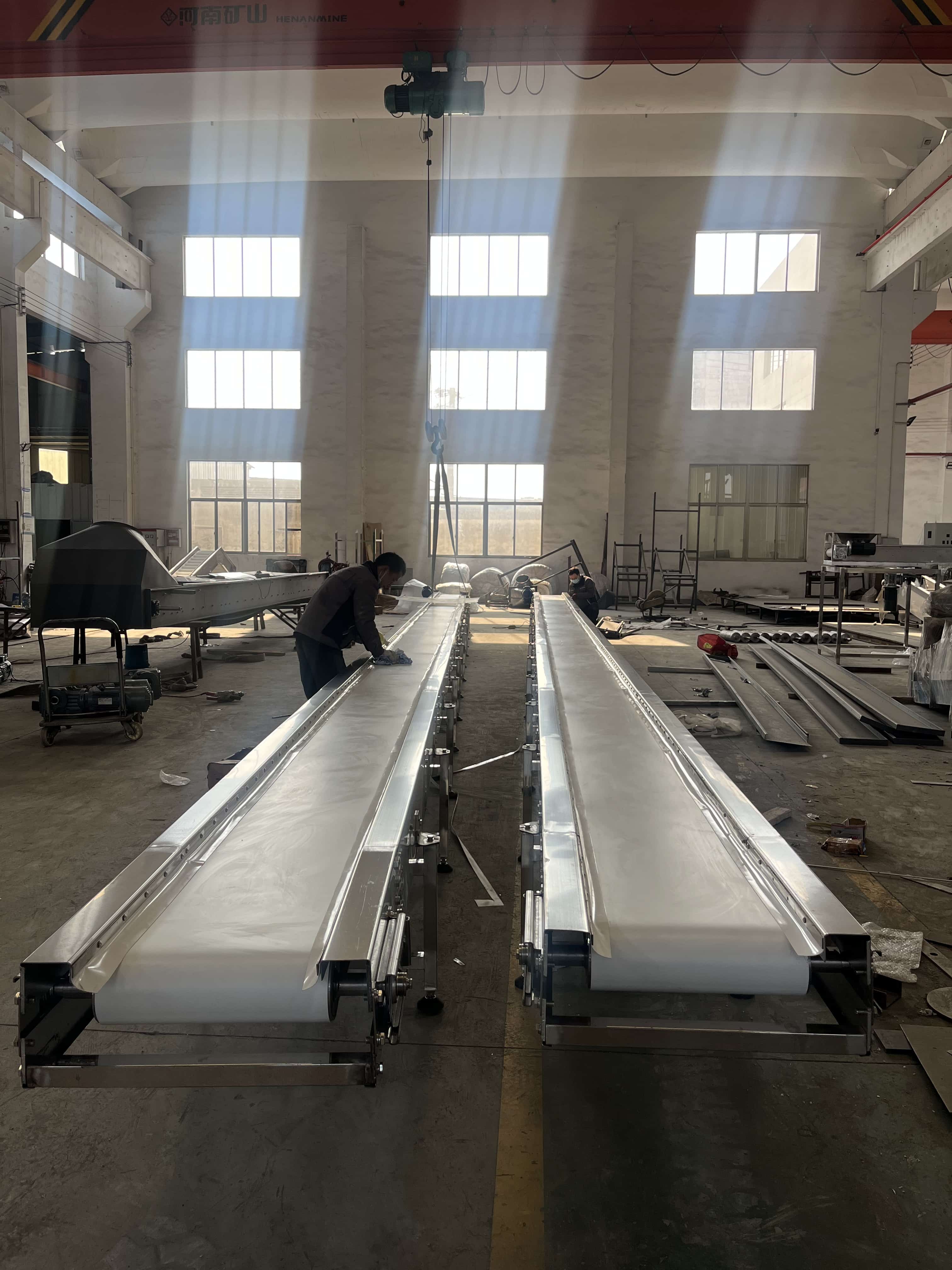 如何根据输送机的特性选择适合自己的设备